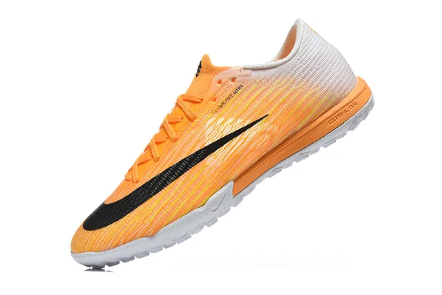Nike Chaussures de football orange blanc avec upper de maille gradient pour turf 4