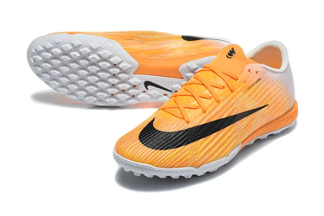 Nike Chaussures de football orange blanc avec upper de maille gradient pour turf 6