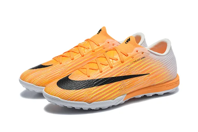 Nike Chaussures de football orange blanc avec upper de maille gradient pour turf 8