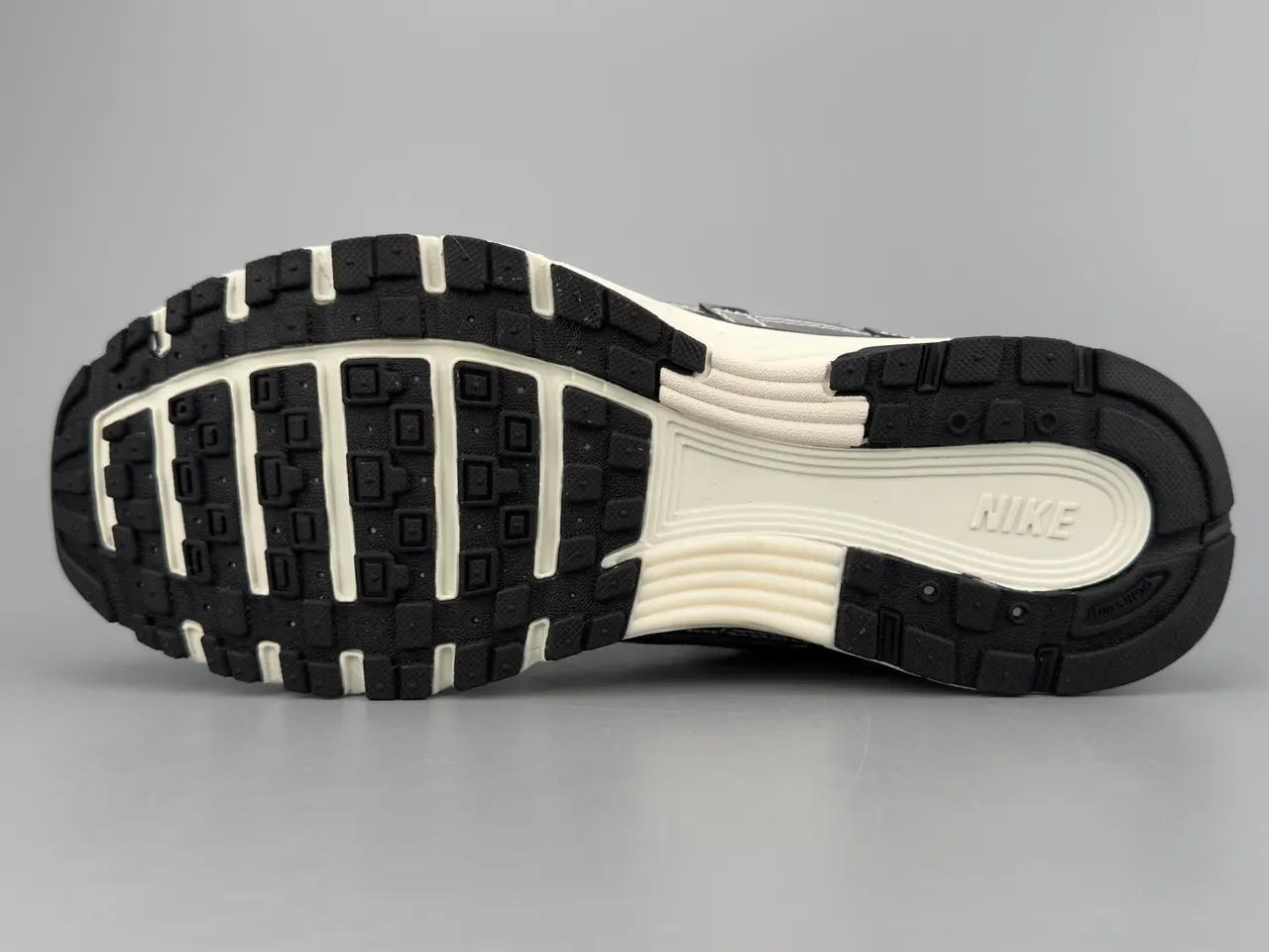 Nike P-6000 Metallic Silver Black White Lifestyle Sneakers 4