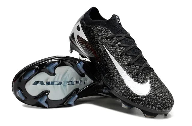 Nike Phantom GT Black White Low-Cut Sock-Fit Collar Prominent Swoosh Firm-Ground Soccer Shoes 4