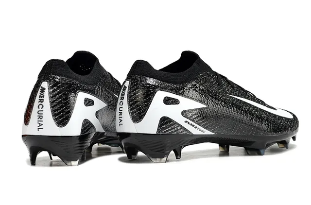Nike Phantom GT Black White Low-Cut Sock-Fit Collar Prominent Swoosh Firm-Ground Soccer Shoes 5