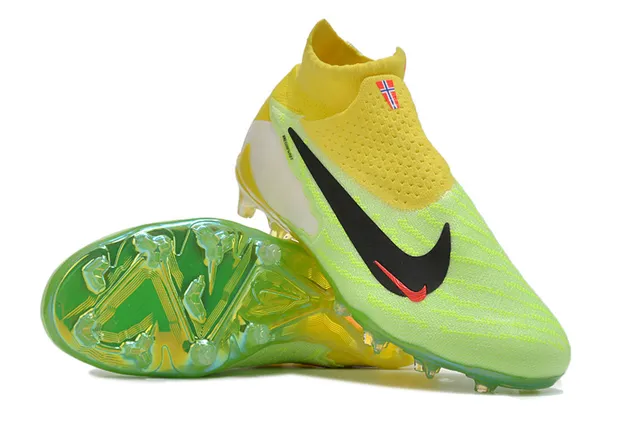 Nike Phantom GT Yellow Green Sock-Fit Knit Upper Translucent TPU Outsole Firm-Ground Soccer Shoes 3