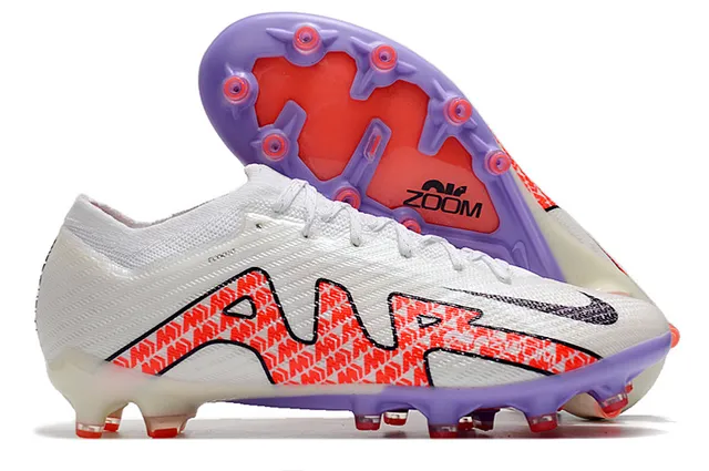 Nike Phantom GT2 de varios colores zapatos de fútbol para tierra firme 3