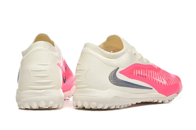 Nike Chaussures de foot turf rose beige avec upper en maille et lacets asymétriques 2