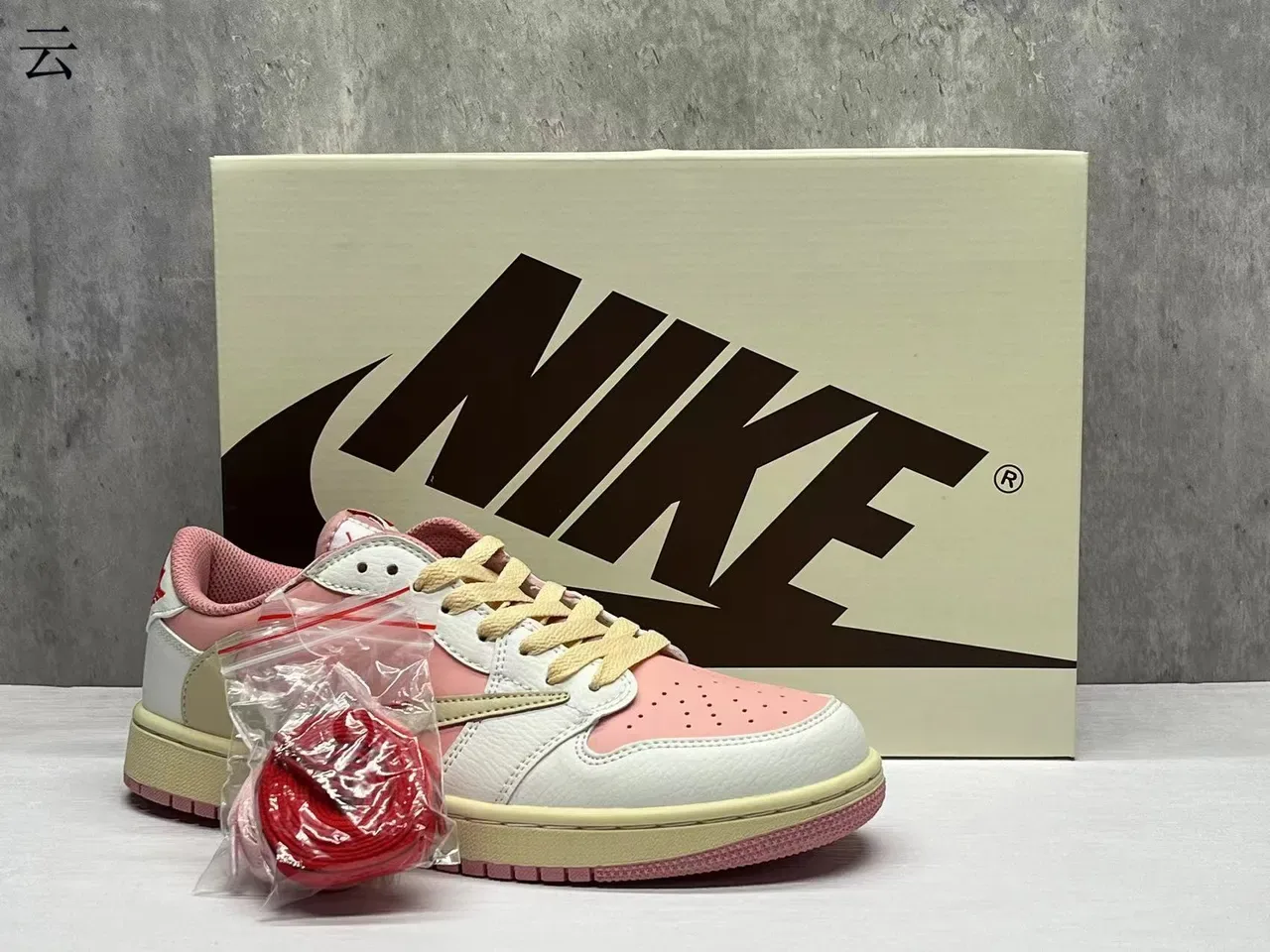 Nike Sneakers Lifestyle de Cuir avec Couches en Rose et Beige Low-Top 7