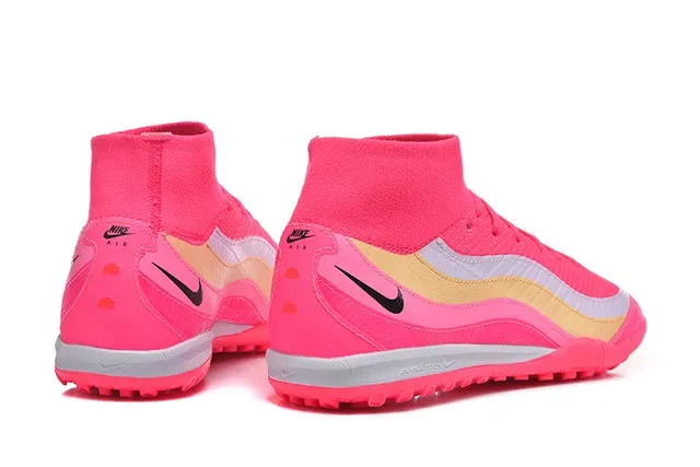 Nike Chaussures de Football Turf Hautes Flyknit Rose et Or 4