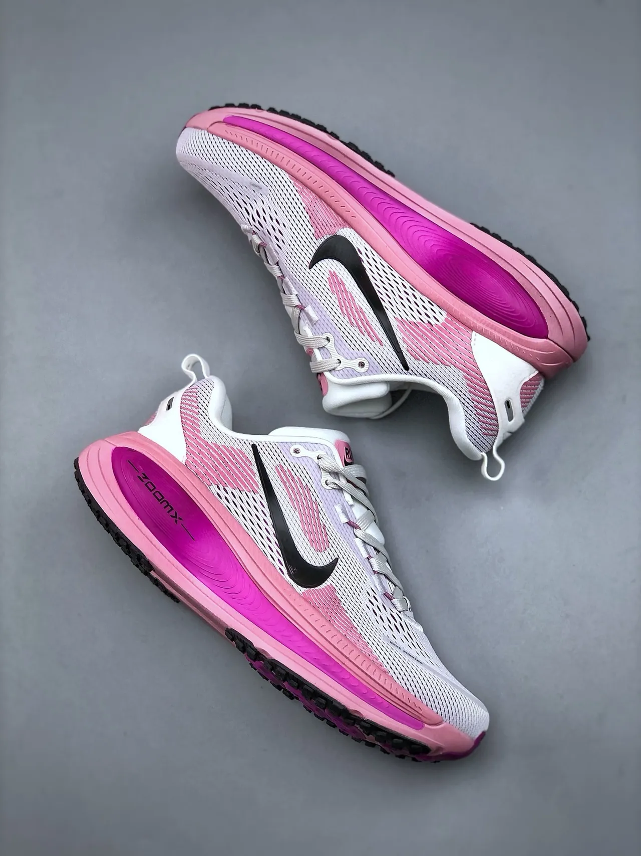 Nike Pink White Engineered Mesh Upper Full-Length ZoomX Midsole Running Shoes 9