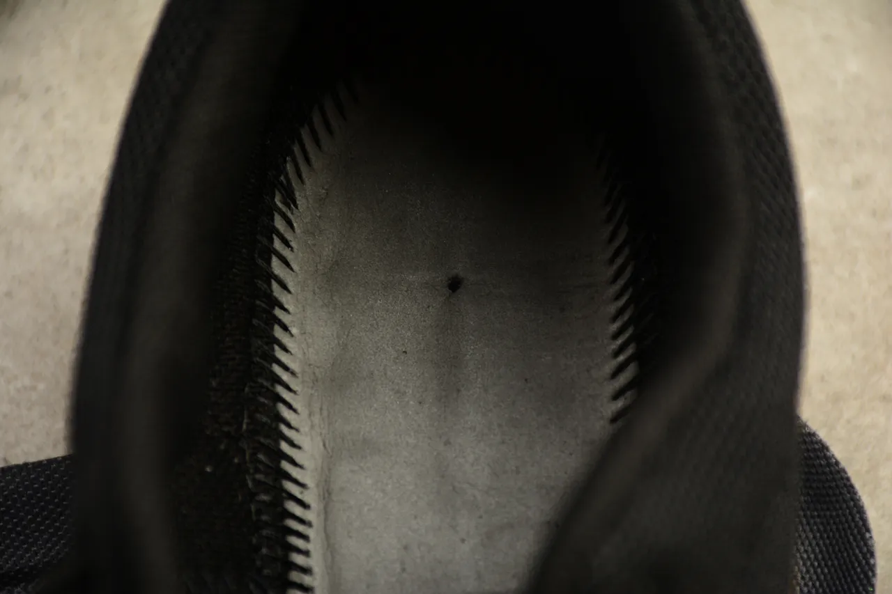 Nike Roshe One Black and Gold Lifestyle Sneakers 10