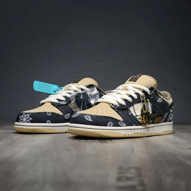Nike SB Dunk Low Bandana Print Skateboard Shoes 4