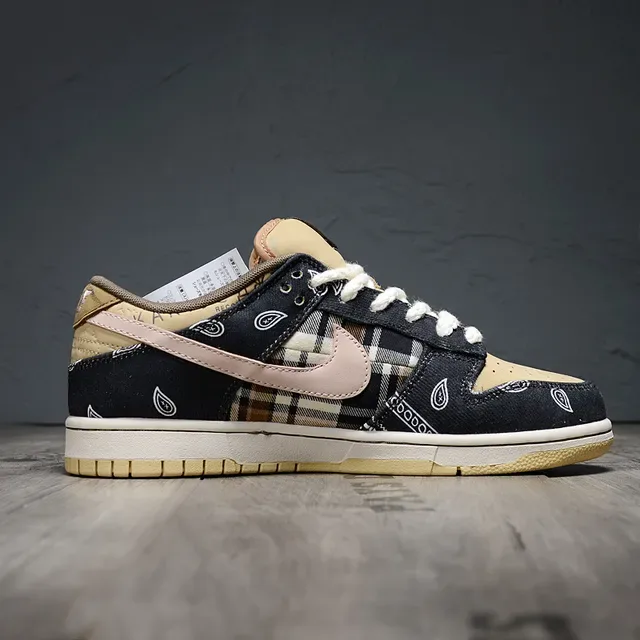 Nike SB Dunk Low Bandana Print Skateboard Shoes 6