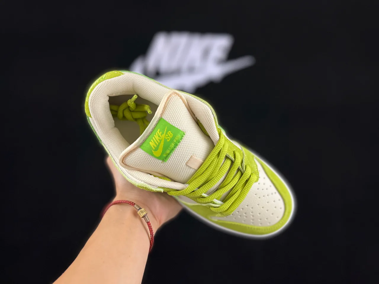 Nike SB Dunk Low Tênis de skate verde lima e creme 2