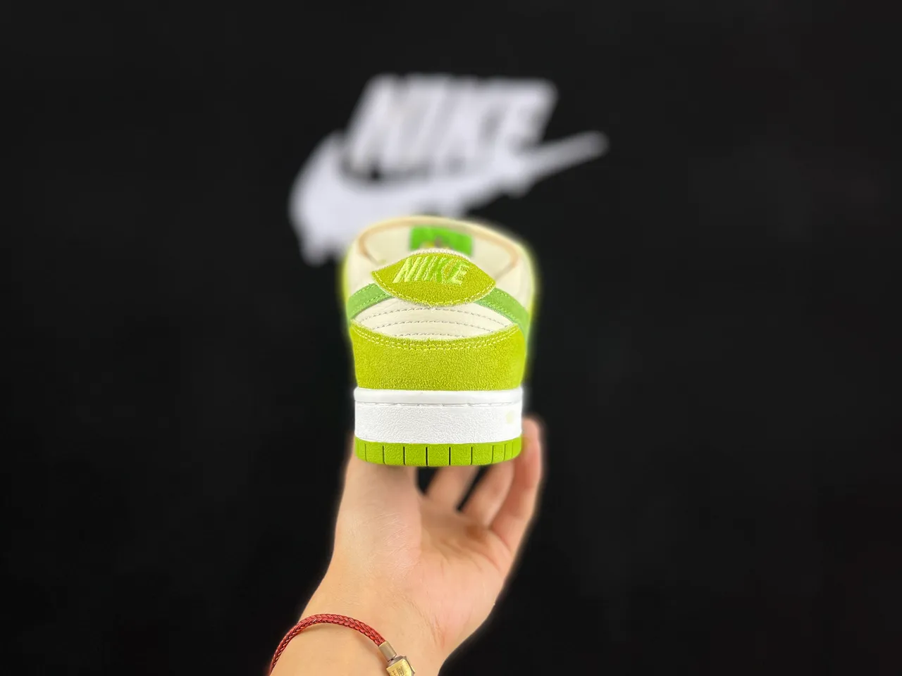 Nike SB Dunk Low Tênis de skate verde lima e creme 6