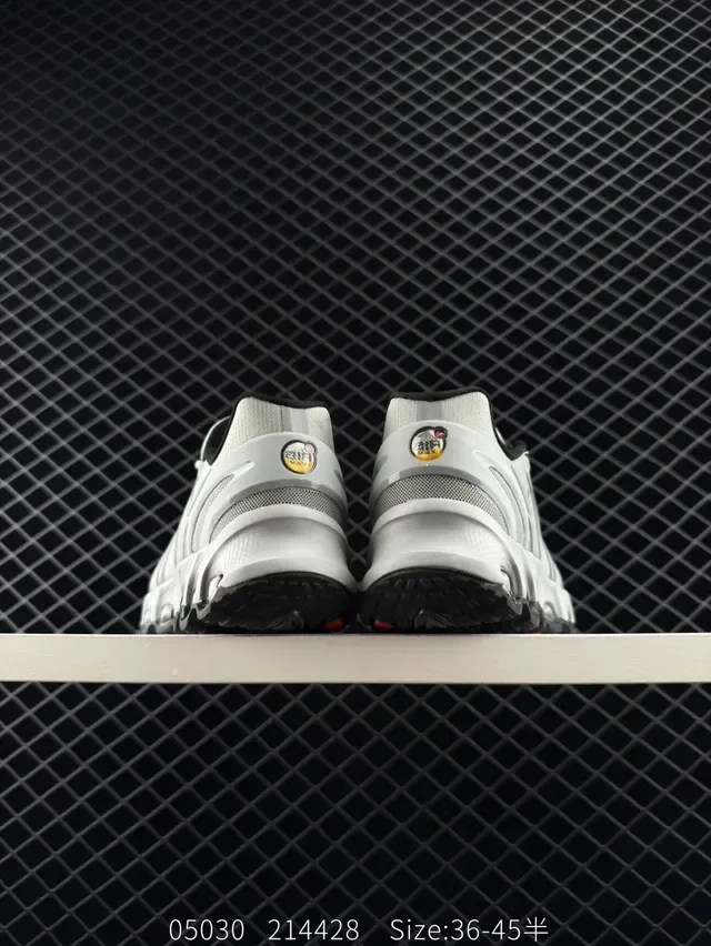 Nike Shox-style Gray and Black Lifestyle Sneakers 3