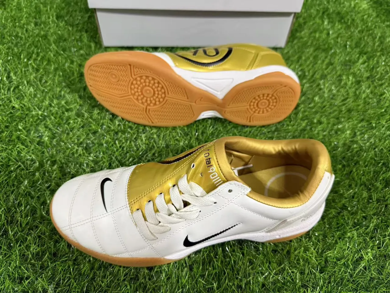 Nike Total 90 III Blanc Or Chaussures de football indoor 4