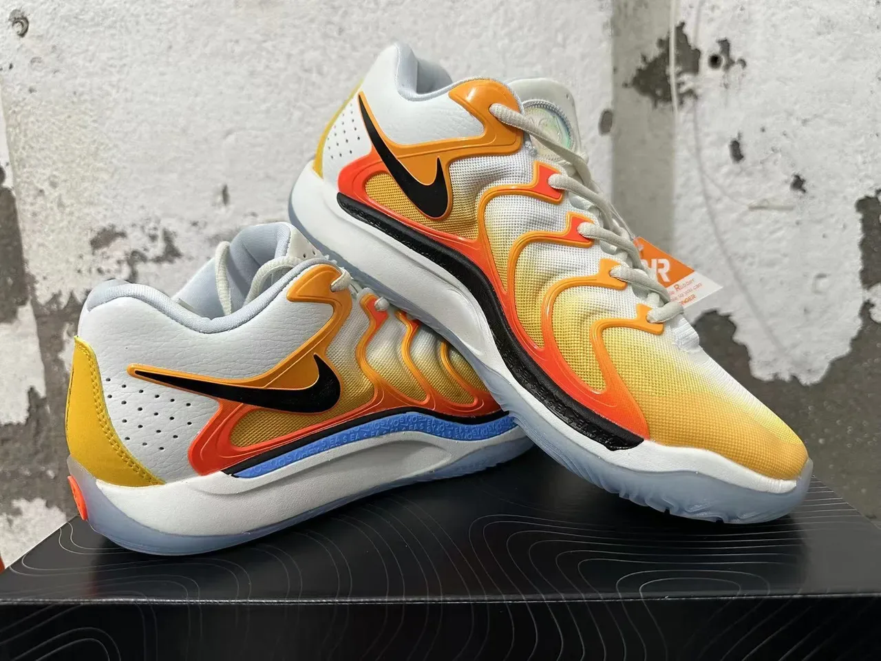 Nike Wavy Midfoot Cage Gradient Orange Yellow White Lifestyle Sneakers 5