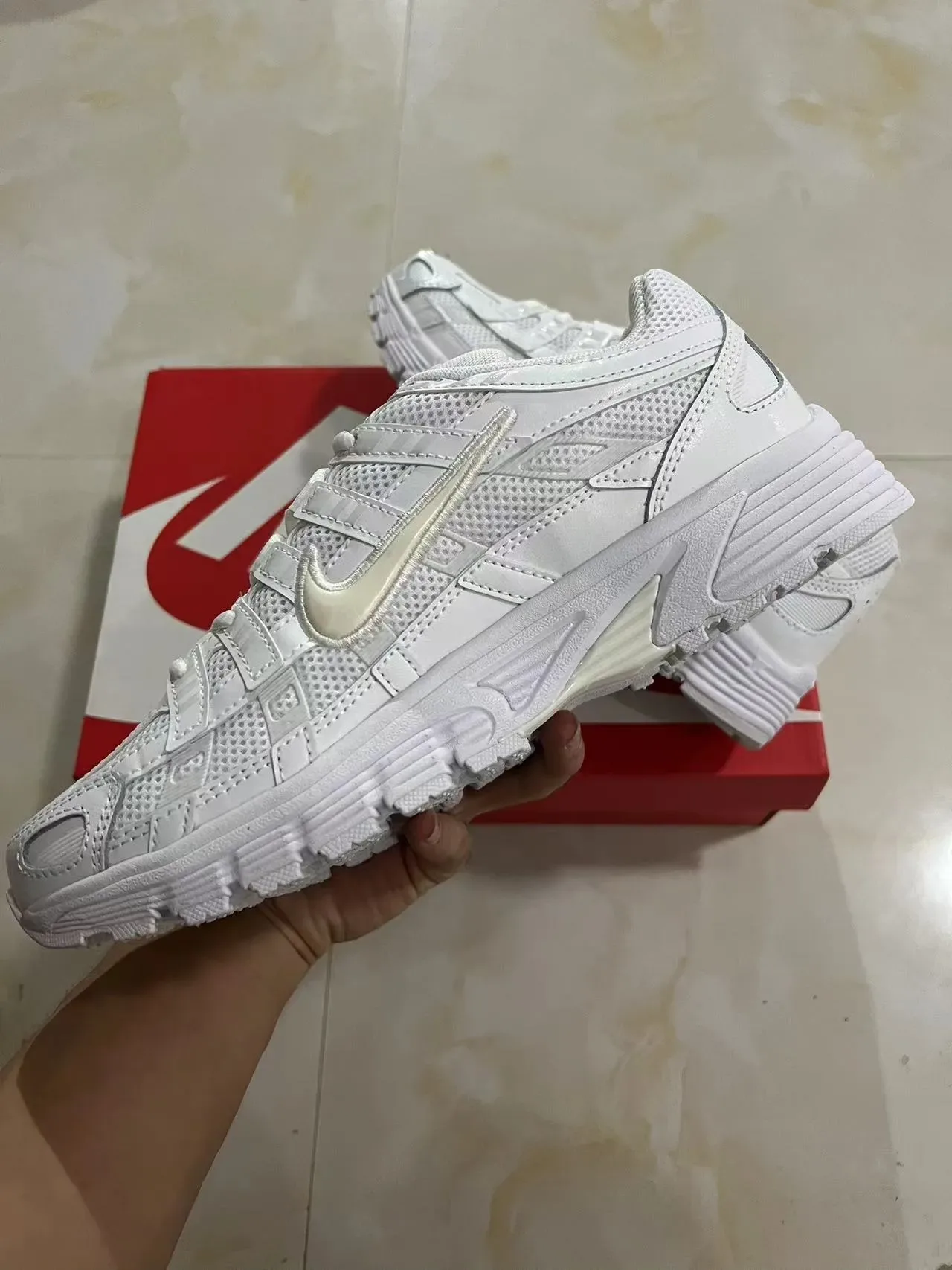 Nike White Beige Monochromatic Mesh And Synthetic Overlay Construction Lifestyle Sneakers 5