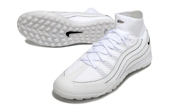 Nike Zapatos de fútbol turf con upper de knit blanco y negro high-top 3