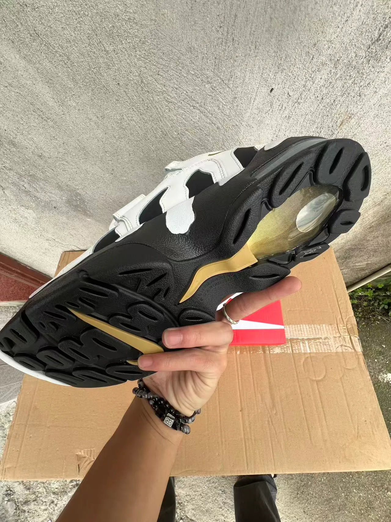 Nike White Black High-Top Wave-Pattern Overlays Basketball Shoes 6