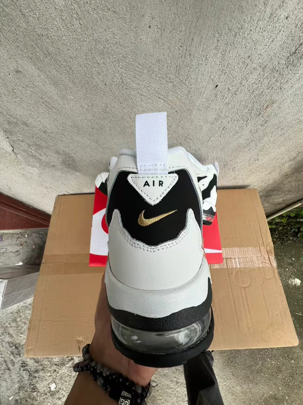 Nike White Black High-Top Wave-Pattern Overlays Basketball Shoes 8