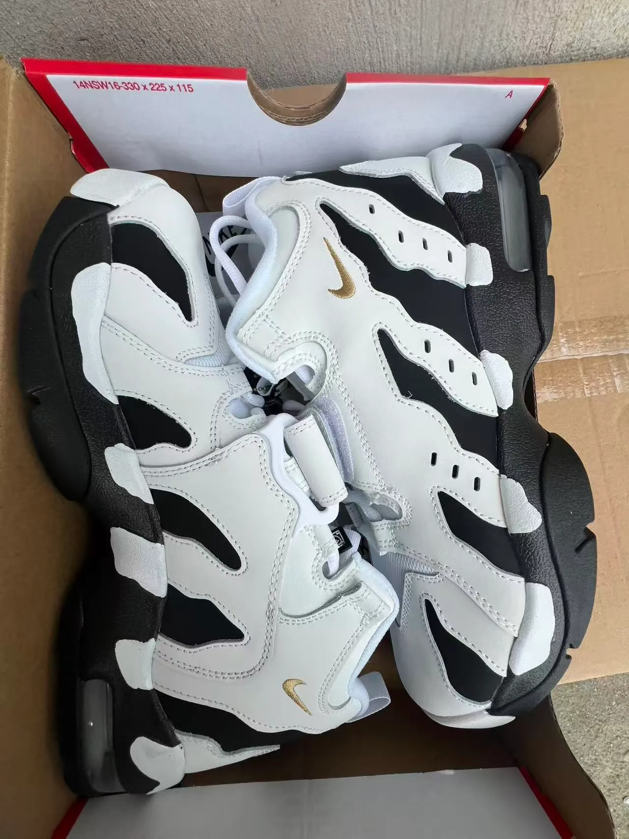 Nike White Black High-Top Wave-Pattern Overlays Basketball Shoes 9