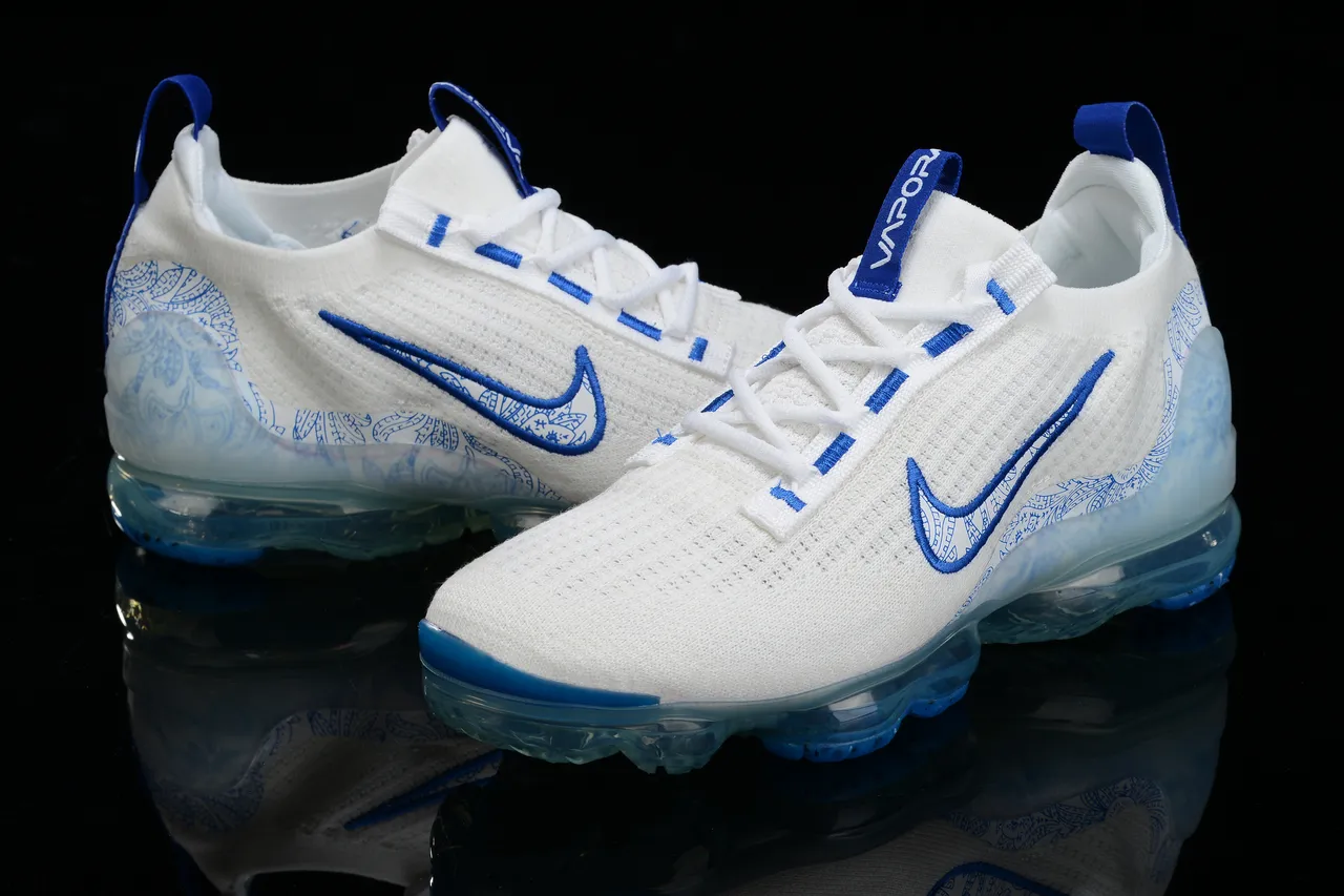 Nike White Blue Engineered Knit Upper Embroidered Swoosh Lifestyle Sneakers 6