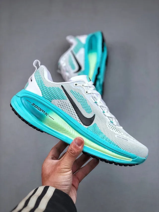 Nike White Blue Engineered Mesh Upper Wave-Pattern Overlays Running Shoes 4