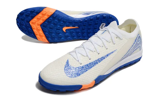 Nike Chaussures de football turf avec upper de knit et overlays synthétiques blanc et bleu 7