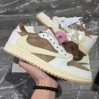 Nike White Brown Low-Top Mixed-Material Lifestyle Sneakers