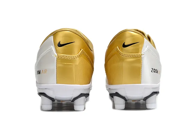 Nike White Gold Quilted Synthetic Upper Low-Cut Silhouette Firm-Ground Soccer Shoes 4
