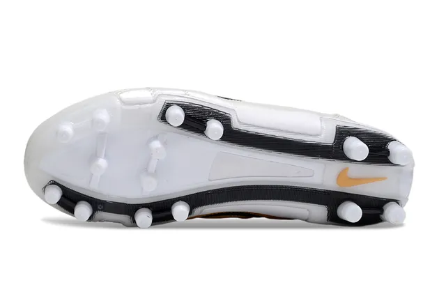 Nike White Gold Quilted Synthetic Upper Low-Cut Silhouette Firm-Ground Soccer Shoes 6
