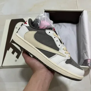 Nike White Gray Low-Top Layered Leather-Suede Lifestyle Sneakers