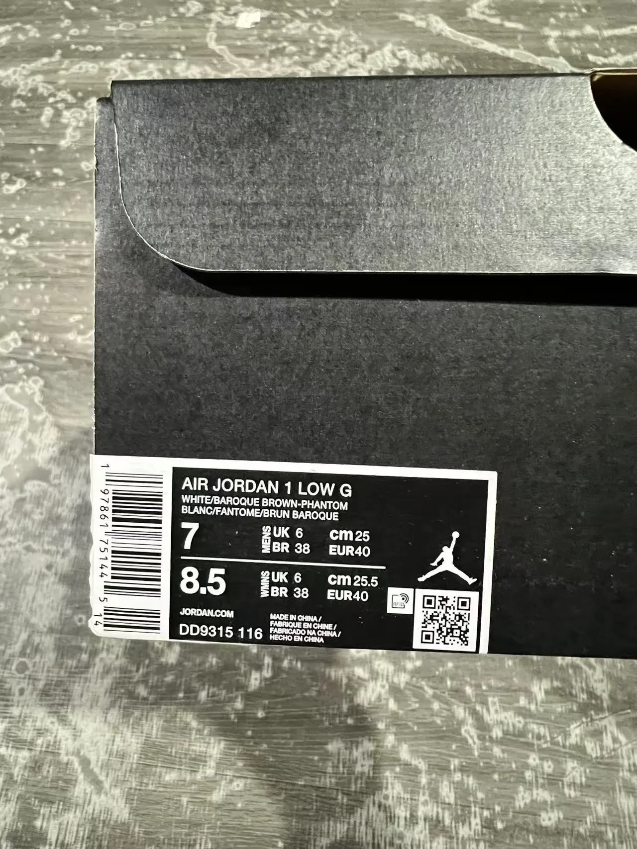 Nike Tênis Lifestyle Branco e Cinza Low-Top de Camurça e Couro com Painel 10