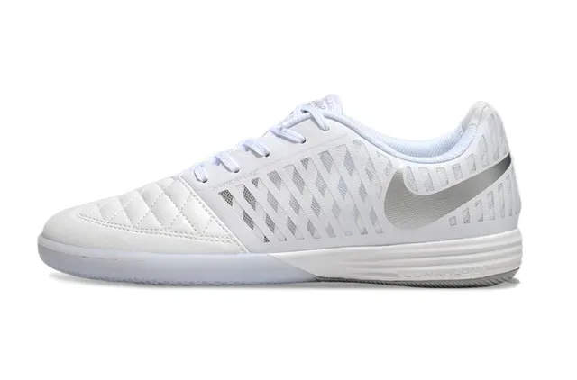 Nike White Gray Quilted Toe Cap Diamond-Pattern Mesh Sneakers 2