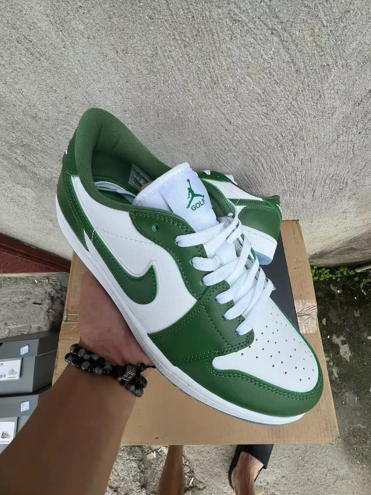Nike White Green Leather-Paneled Color-Blocked Lifestyle Sneakers 2