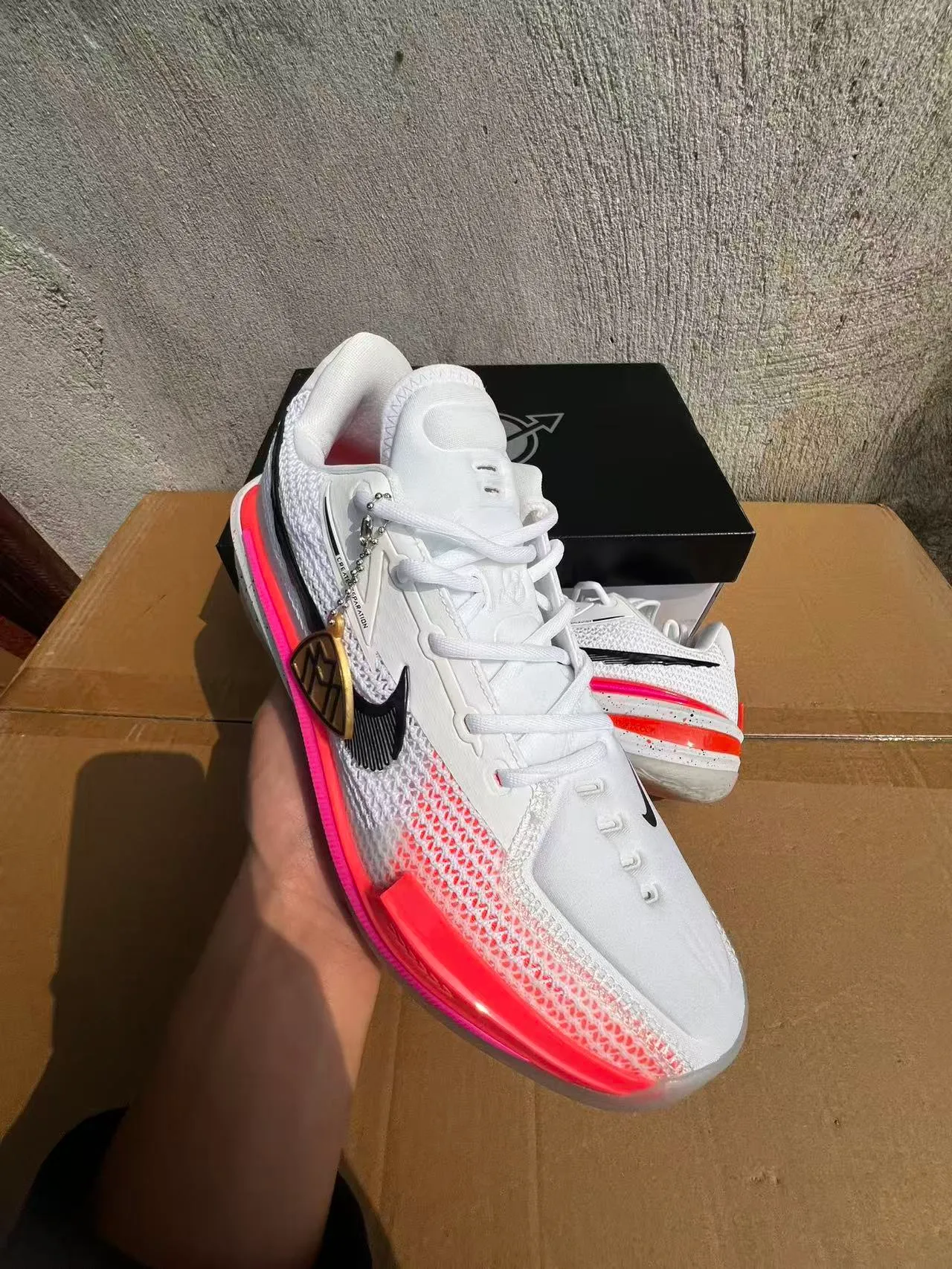 Nike White Pink Knit Mesh Upper Layered Translucent Midsole Basketball Shoes 2