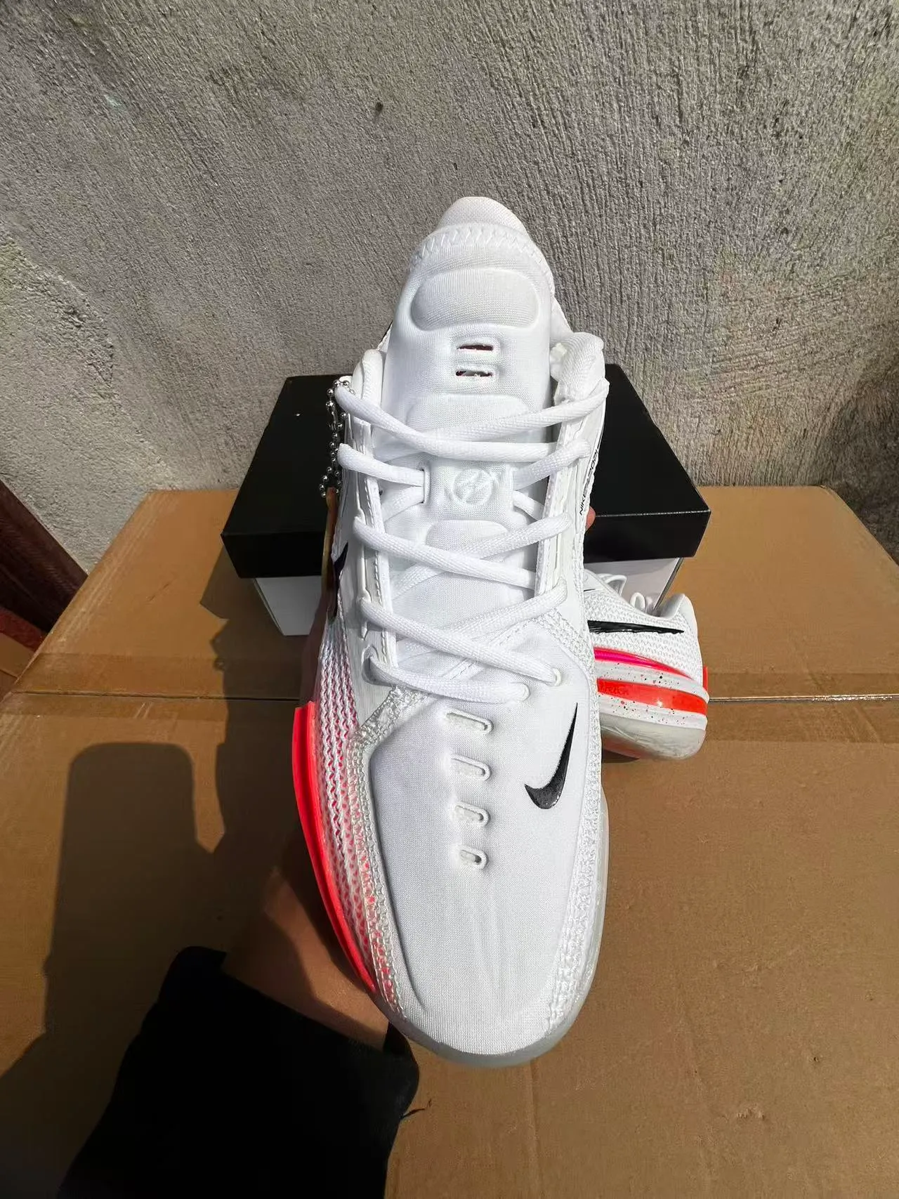 Nike White Pink Knit Mesh Upper Layered Translucent Midsole Basketball Shoes 9