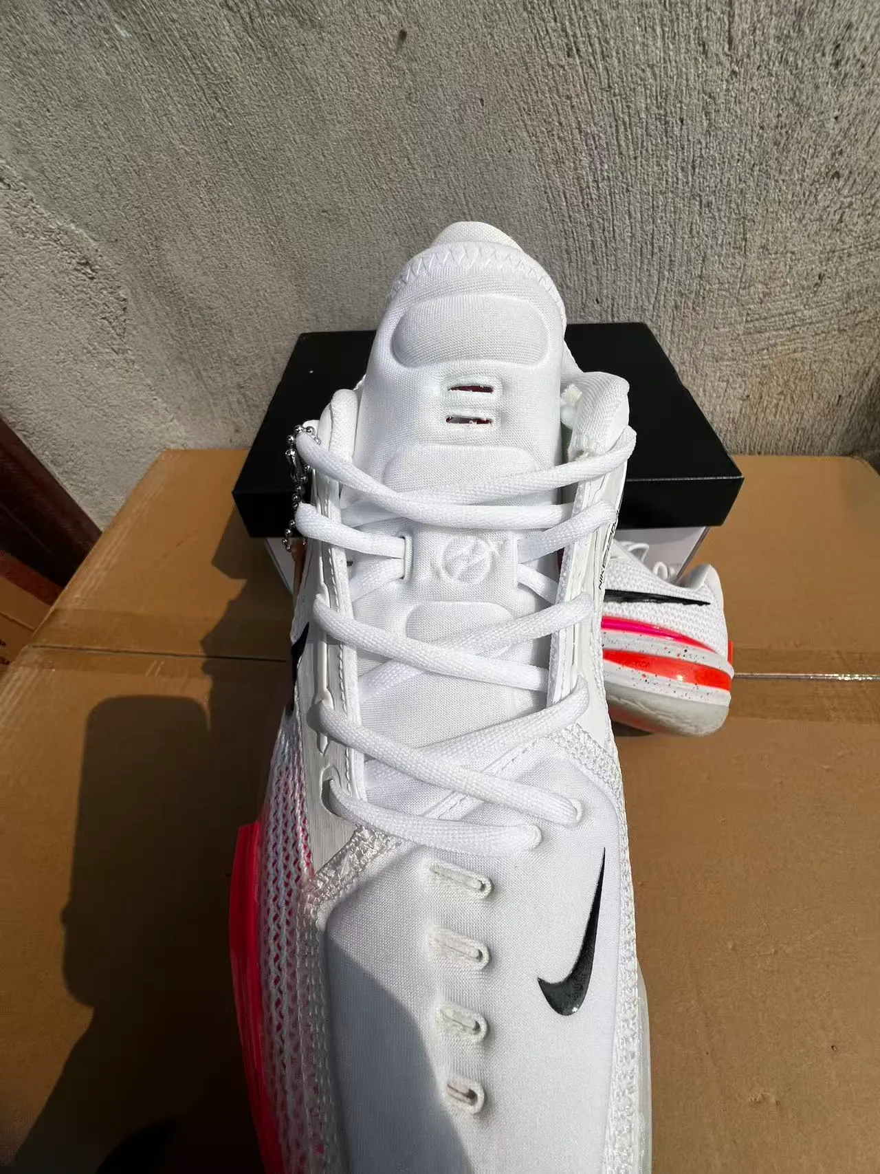 Nike White Pink Knit Mesh Upper Layered Translucent Midsole Basketball Shoes 3