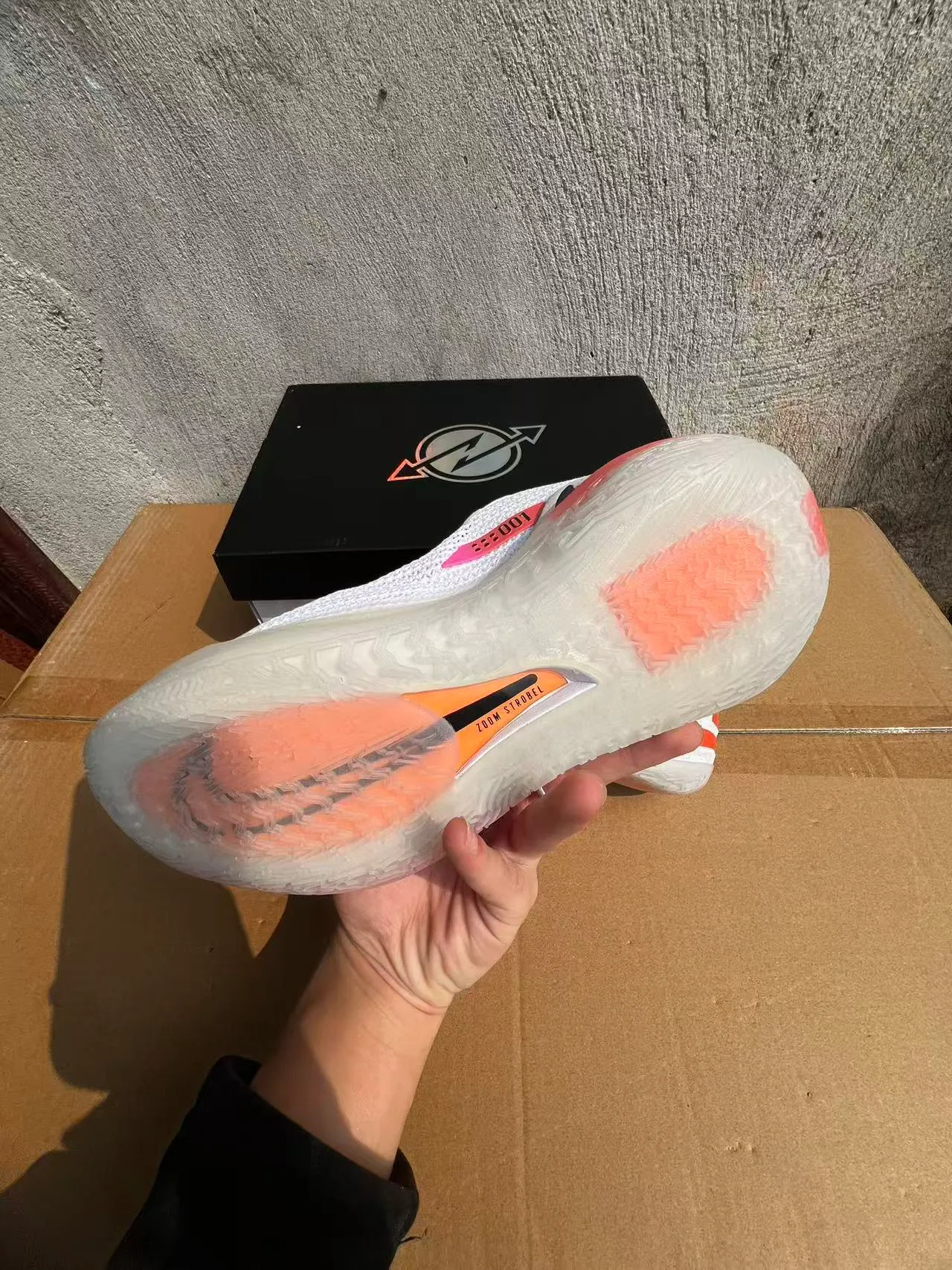 Nike White Pink Knit Mesh Upper Layered Translucent Midsole Basketball Shoes 4