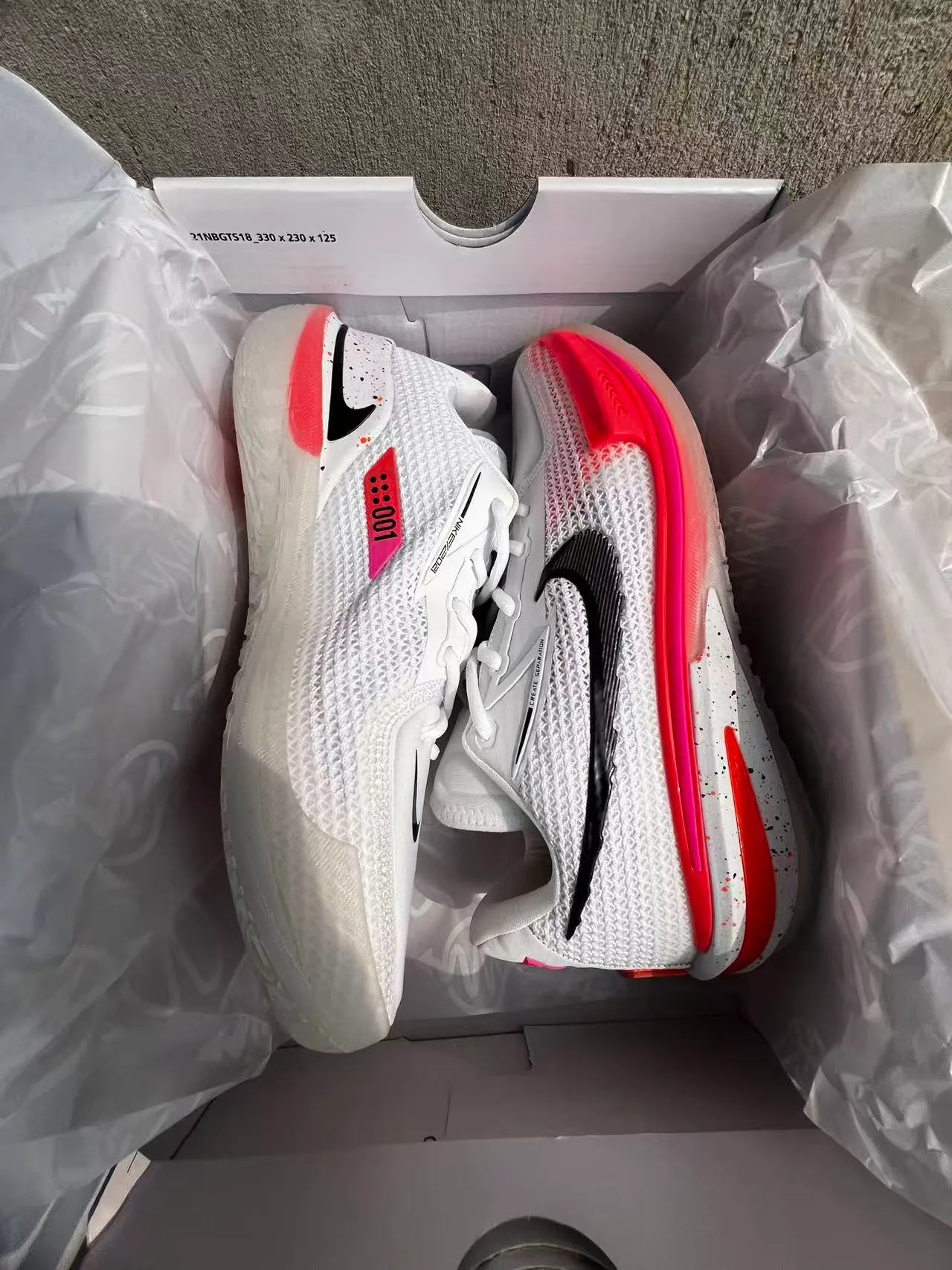 Nike White Pink Knit Mesh Upper Layered Translucent Midsole Basketball Shoes 7