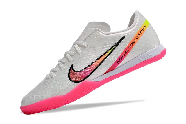 Nike Chaussures de football indoor blanc et rose à tige basse en mesh synthétique 3