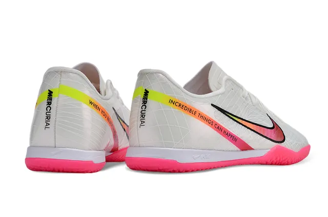 Nike Chaussures de football indoor blanc et rose à tige basse en mesh synthétique 5