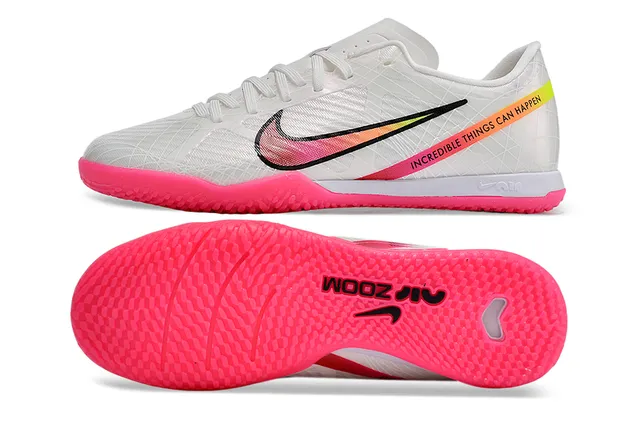 Nike Chaussures de football indoor blanc et rose à tige basse en mesh synthétique 6