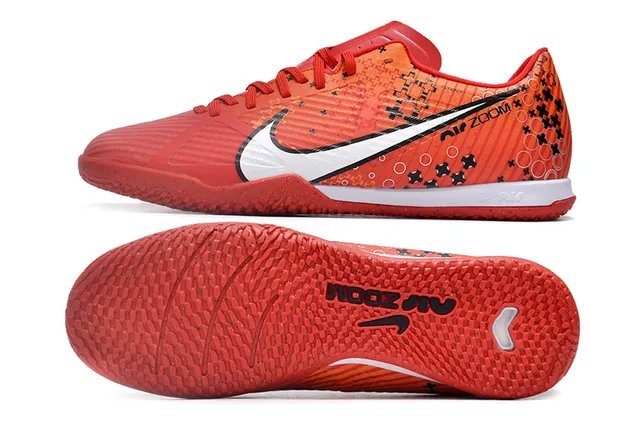 Nike Chaussures de football indoor blanc et rose à tige basse en mesh synthétique 13