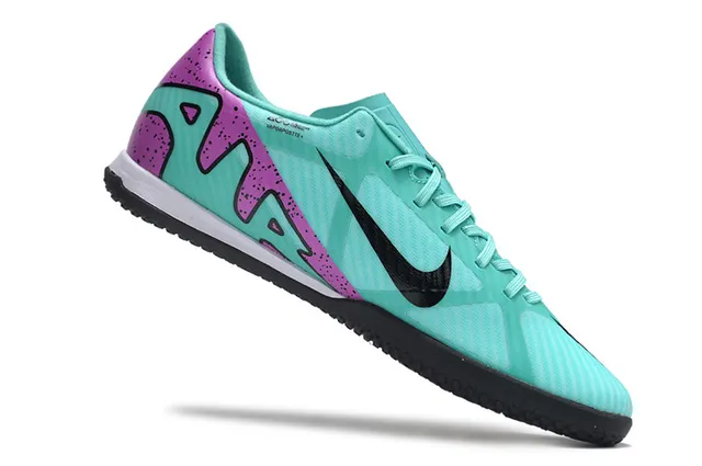Nike Chaussures de football indoor blanc et rose à tige basse en mesh synthétique 15