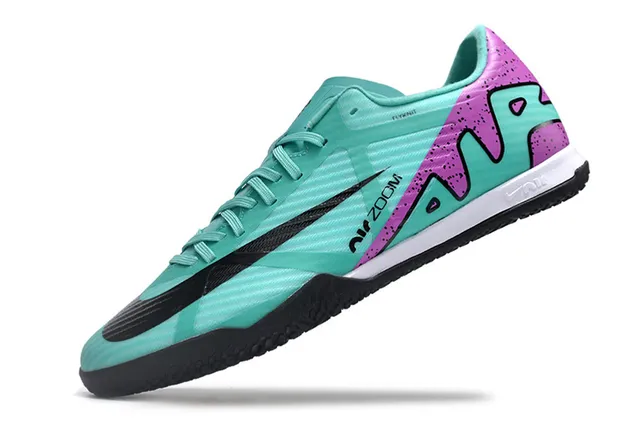 Nike Chaussures de football indoor blanc et rose à tige basse en mesh synthétique 16