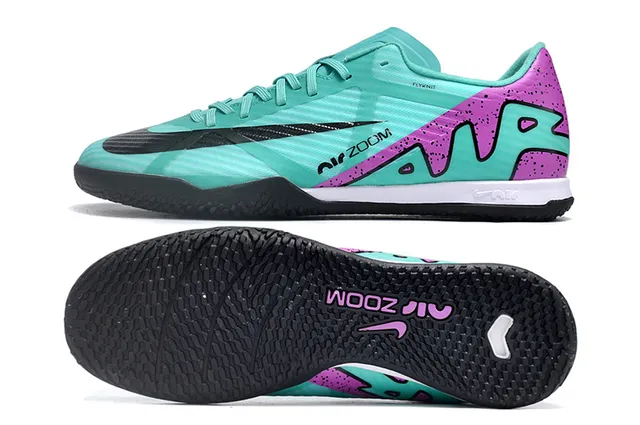 Nike Chaussures de football indoor blanc et rose à tige basse en mesh synthétique 20