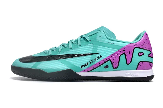 Nike Chaussures de football indoor blanc et rose à tige basse en mesh synthétique 21