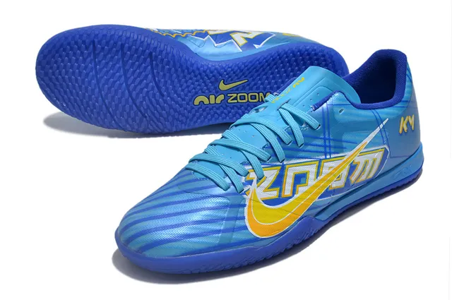 Nike Chaussures de football indoor blanc et rose à tige basse en mesh synthétique 24
