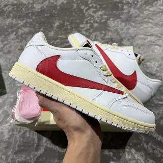 Nike White Red Low-Top Leather Upper Lifestyle Sneakers